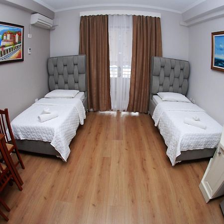 Hotel Vila Alvin & Apartments Sarandë Eksteriør billede